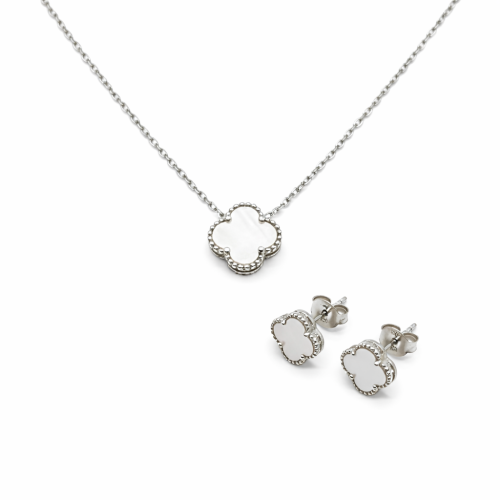 Komplet sa belim detelinama